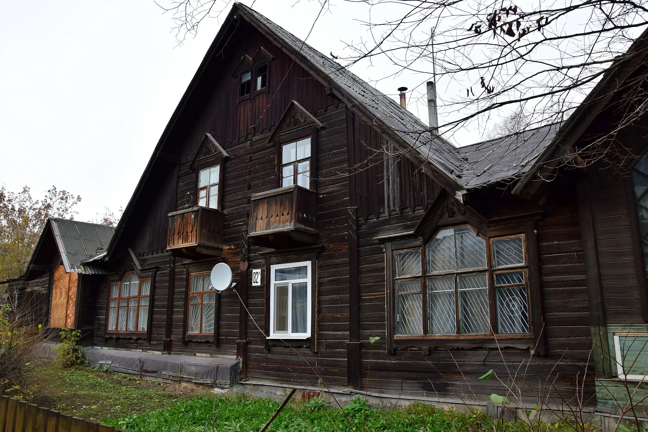 Музей агафуровых в екатеринбурге. Усадьба купцов агафуровых в екатеринбурге. Нижняя синячиха музей-заповедник деревянного зодчества. Традиционная уральская изба снаружи. Деревянный дом свердловская область.