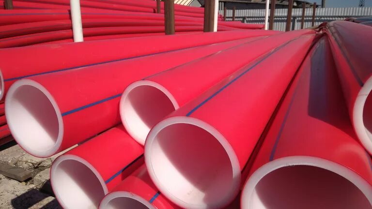 Труба красно белая в городах. Пластиковые противопожарные трубы. Тэц 12 москва. Красные трубы в москве. Красные трубы в москве.