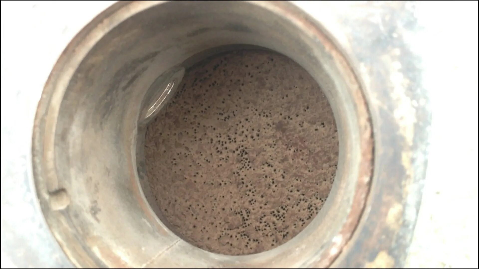 Удаление катализатора в екатеринбурге и прошивка. Катализатор пыль. Катализатор пыль. Пыль от катализатора. Золото в катализаторе.