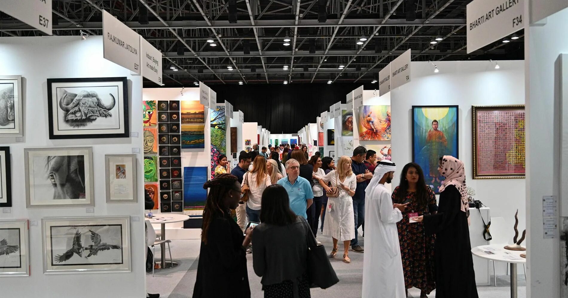 World art dubai 2024. World art dubai 2024. Арт выставка в дубае. World art dubai выставка. Музей современного искусства дубай.