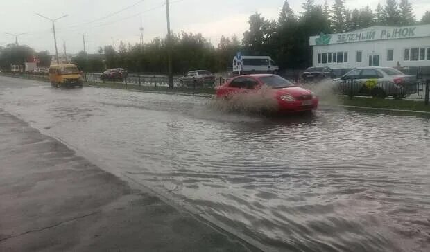 Какие улицы затопило в новом городе орска. Затопленные улицы в орске. блогер приехал в орск после наводнения.