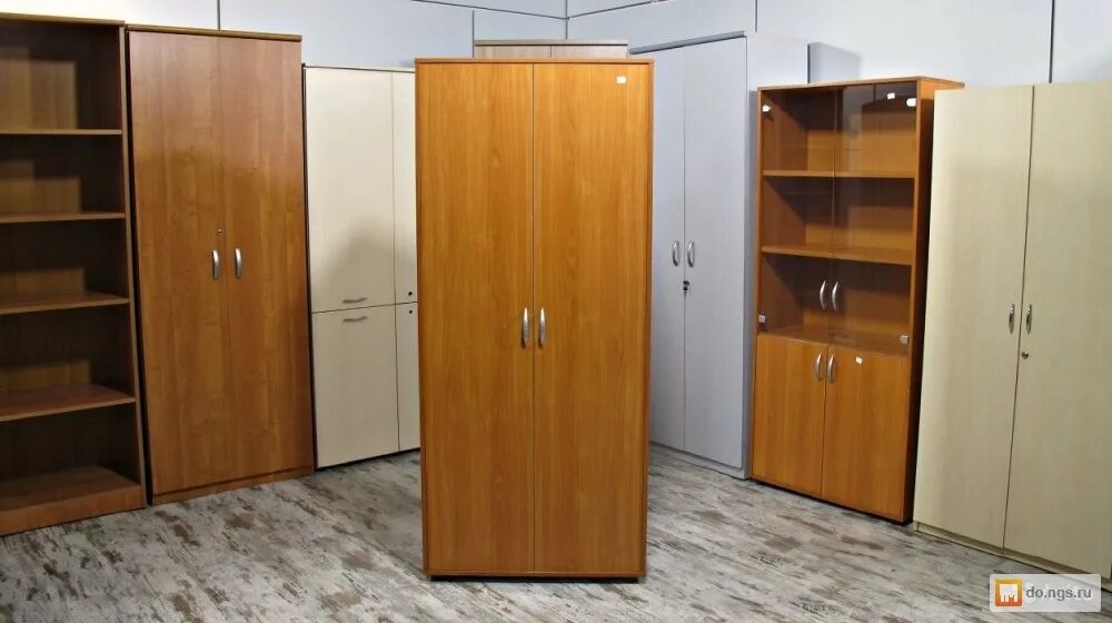 Офисные шкафы и стеллажи. Шкаф для документов 800х400х1955. Тумба для документов офисный. Шкаф для документов офисный сломанный. Офисный шкаф для документов и одежды.