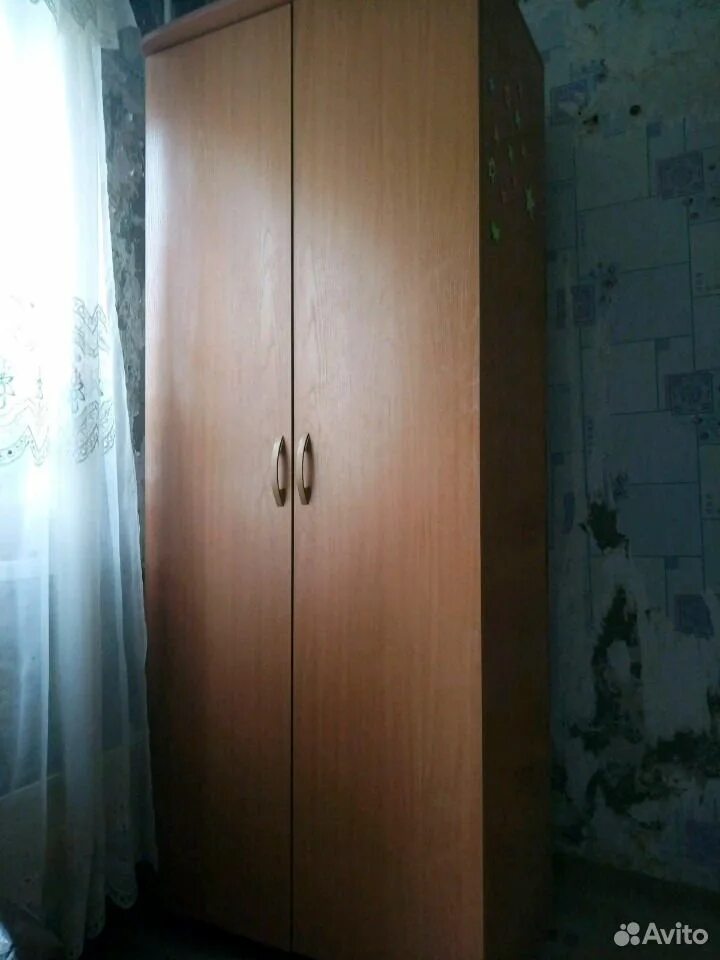 Отдам даром шкаф. Шкаф офисный. Плательный шкаф бу. Двухстворчатые шкафы даром. Шкаф б у шкаф б у.