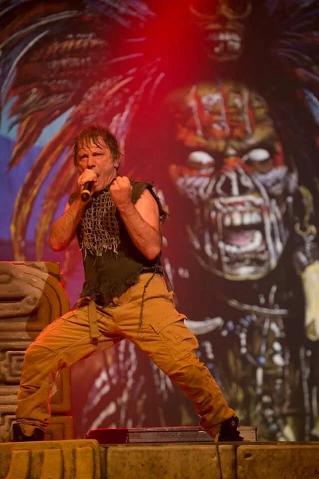 Брюс дикинсон альбом 2024. Брюс Дикинсон Iron Maiden. Bruce Dickinson 2008. Iron Maiden Tour. Bruce Dickinson 2001.