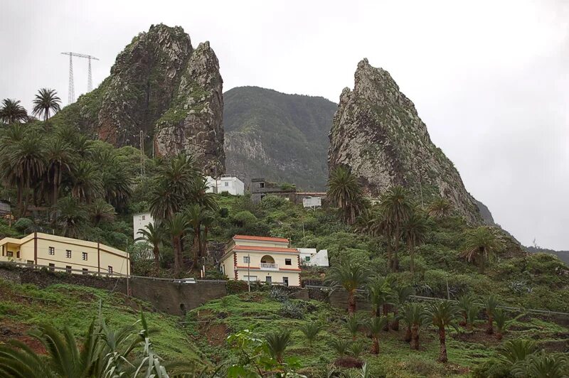 Ла гомера гватемала. La gomera канарские острова достопримечательности. Канарские острова природа о-в ла-гомера. Остров ла гомера. Тенерифе ла гомера.