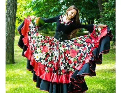 Цыганский народный костюм