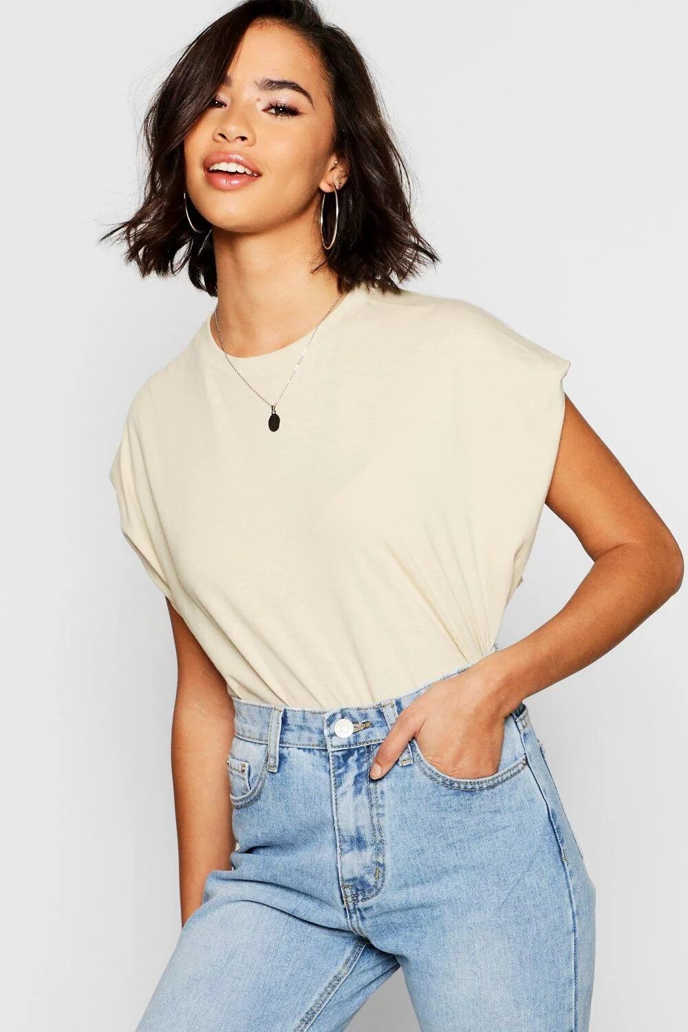 кофта со спущенным рукавом. футболка со спущенным рукавом. рубашка со спущенной проймой. водолазка со спущенным рукавом. блузка с цельнокроеным коротким рукавом.