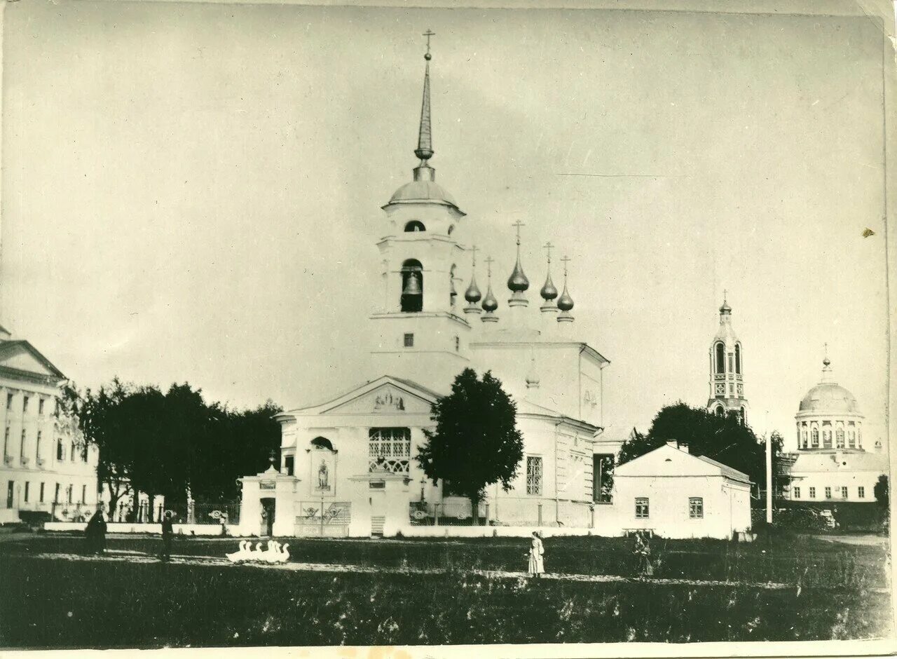 Старая шуя купить. Храм Покрова Пресвятой Богородицы в Шуе. Покровская Церковь Шуя. Спасская Церковь (Шуя). Шуйский Кремль Шуя.