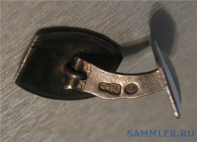 Клеймо на запонках рс8м. Наперсток 875 пробы. Клеймо запонках. Клипса старинная. Клеймо запонках.