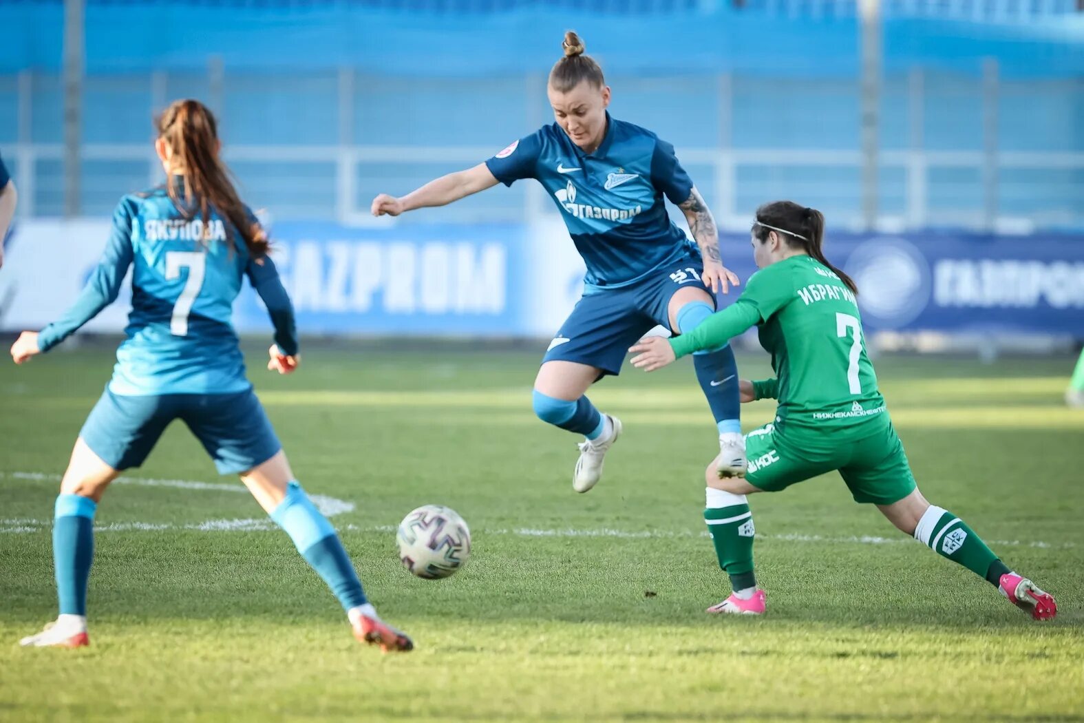 Женский футбол. Жфк u-16 зенит. Женская команда зенит. Женский фк зенит. Футбол суперлига женщины зенит.