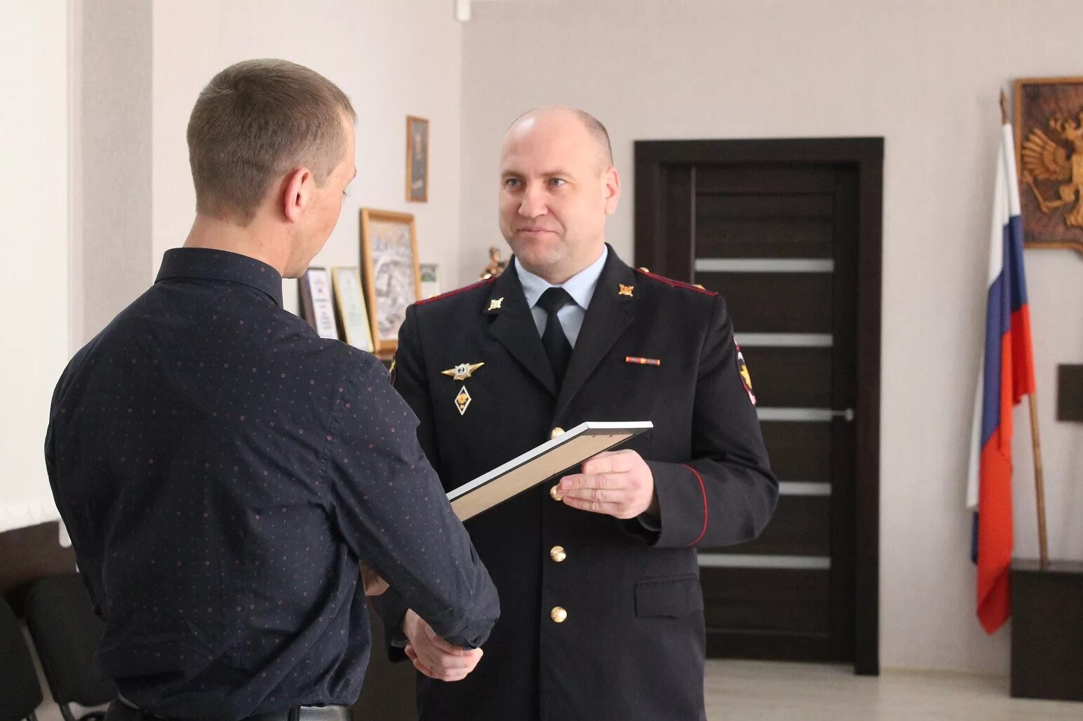 Усть-илимск пожар на деревообрабатывающем. Талхишев усть-илимск. Полиция усть-илимск. Усть-илимск люди. Кинотеатр яросама усть-илимск.