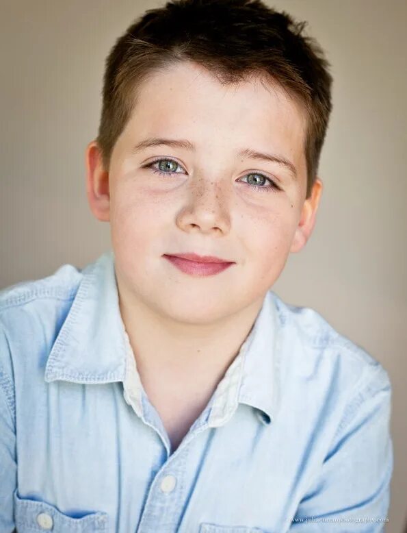 Брэкстон бьеркен. Брэкстон бьеркен мальчик. Брэкстон бьеркен актёр. Брэкстон бьеркен в 2021. Брэкстон бьеркен.