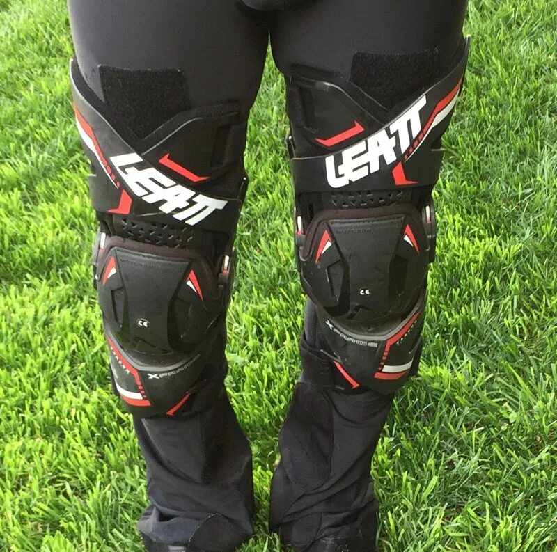 Leatt c frame. Leatt knee brace c-frame pro carbon. leatt brace x-frame hybrid. наколенники leatt knee brace x-frame. leatt knee braces.