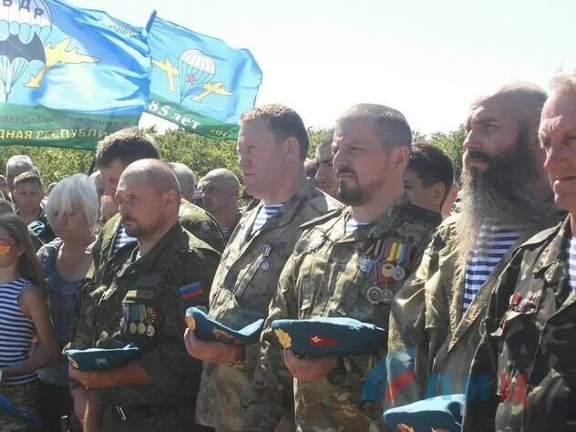 Батальона луганск. Защитники луганска. вдв луганск. день вдв в луганске. луганск украина сейчас вдв.