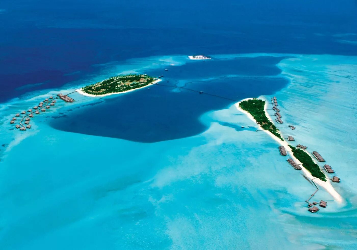 Какие острова расположены в индийском океане. Индийский океан Мальдивы. Остров Рангали-Финолу. Остров Мале Мальдивы. Атолловые острова.