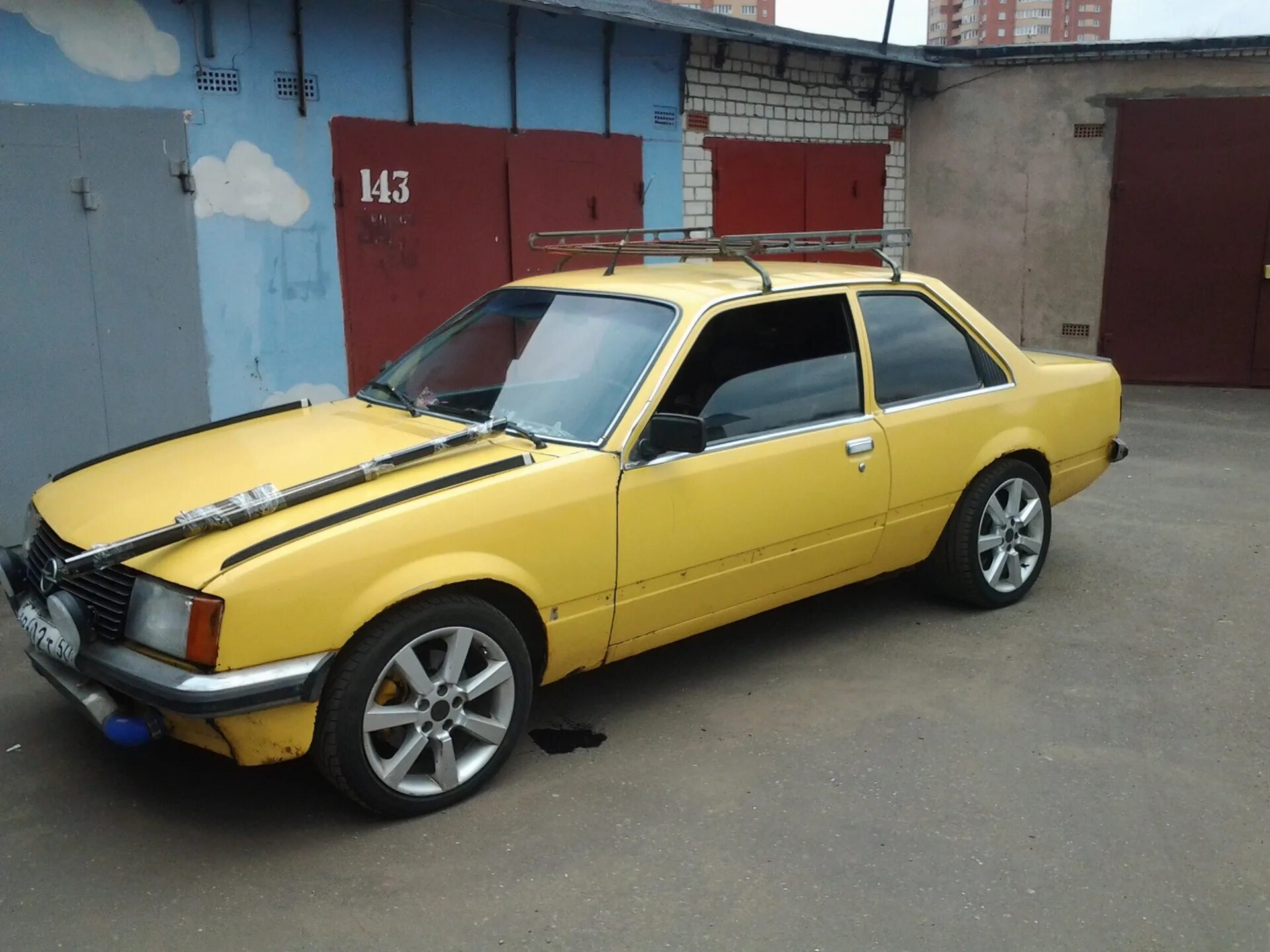 Опель рекорд купить. Опель рекорд 1977. Опель рекорд купе 1977. Opel Rekord 1982 Tuning. Opel Rekord e2 Coupe.