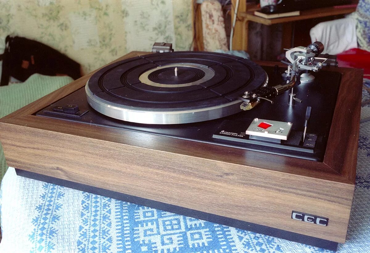 Корпус винилового проигрывателя. Technics sp 10mk2. Проигрыватель винила estonia 010. Электроника д1-012-стерео тонарм. Корпус винилового проигрывателя.