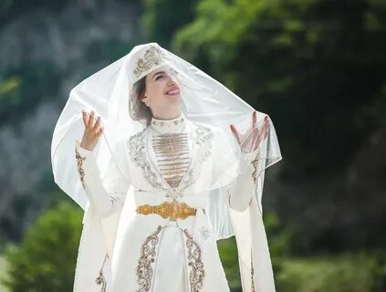 Национальные костюмы невест