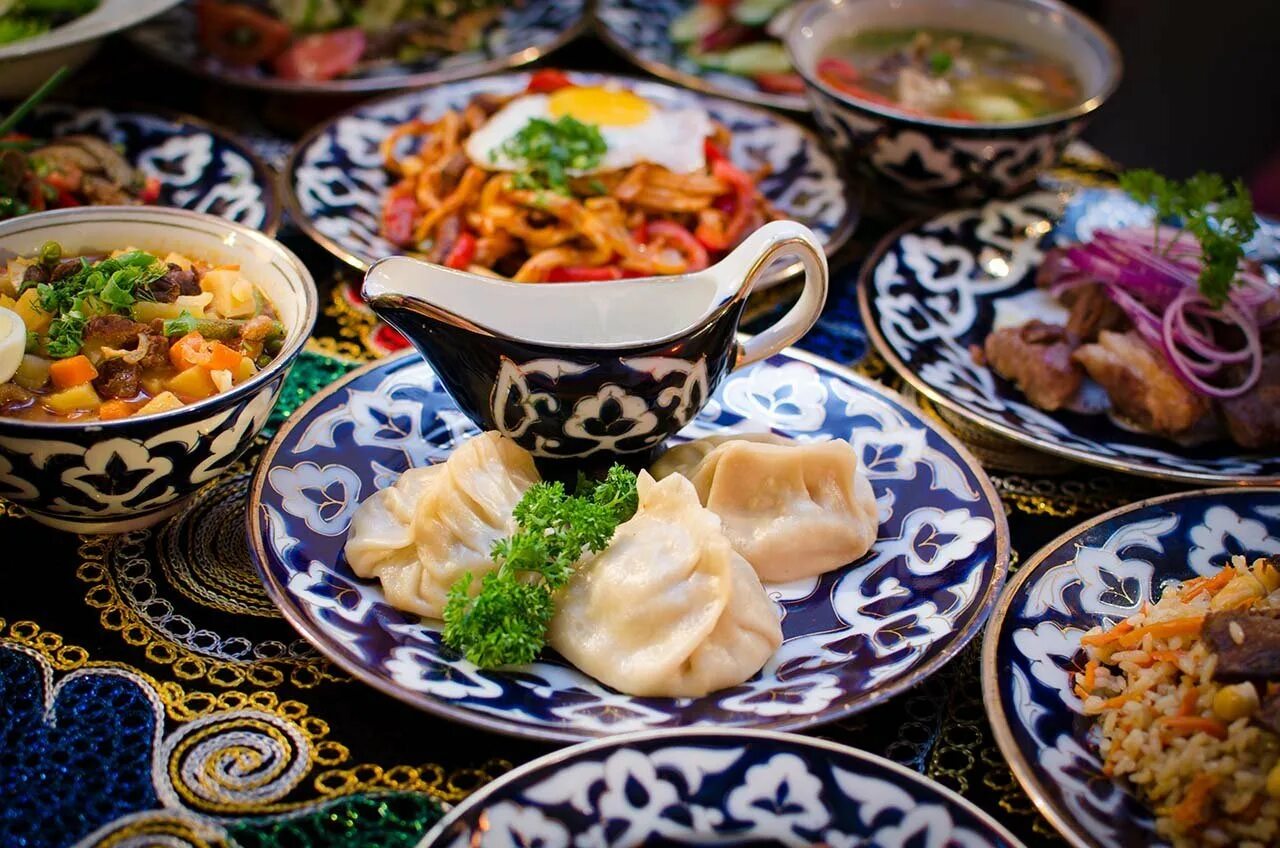 Чайхона самарканд узбекская кухня. Миллий таомлар кухня. Миллий таомлар. Самарканд ситор палов. Уйгур таомлари.