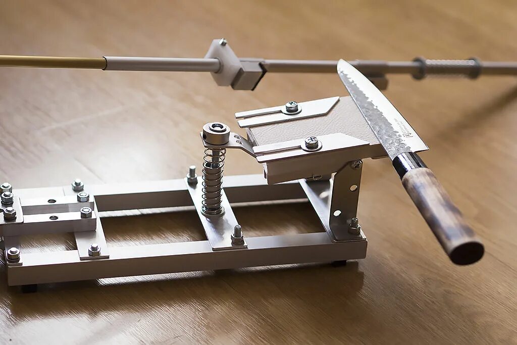 Приспособление для ножей. Точилка для ножей apex. приспособление для заточки ножей proxxon. точилка lansky apex. точилка для ножей mdq02.