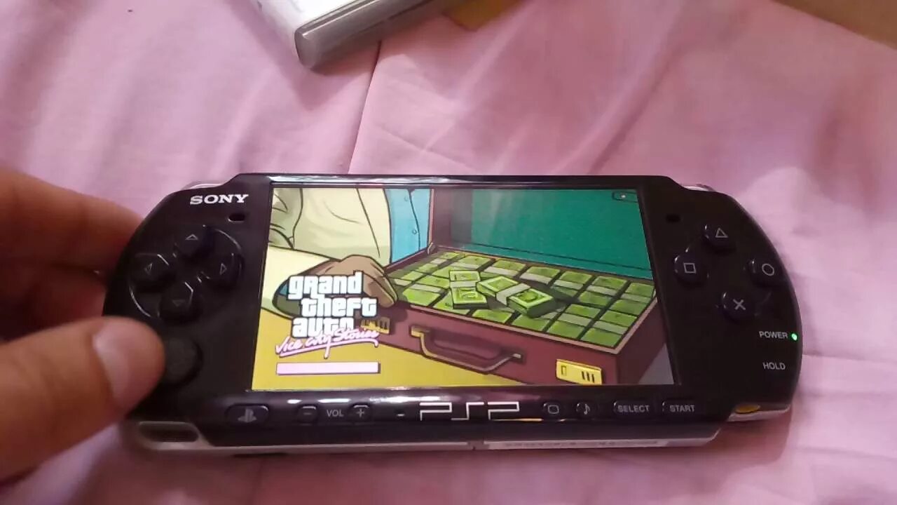 Такую игру 3008. Psp-3008-2. псп е3008. psp street 3008. sony psp-3008 black base.