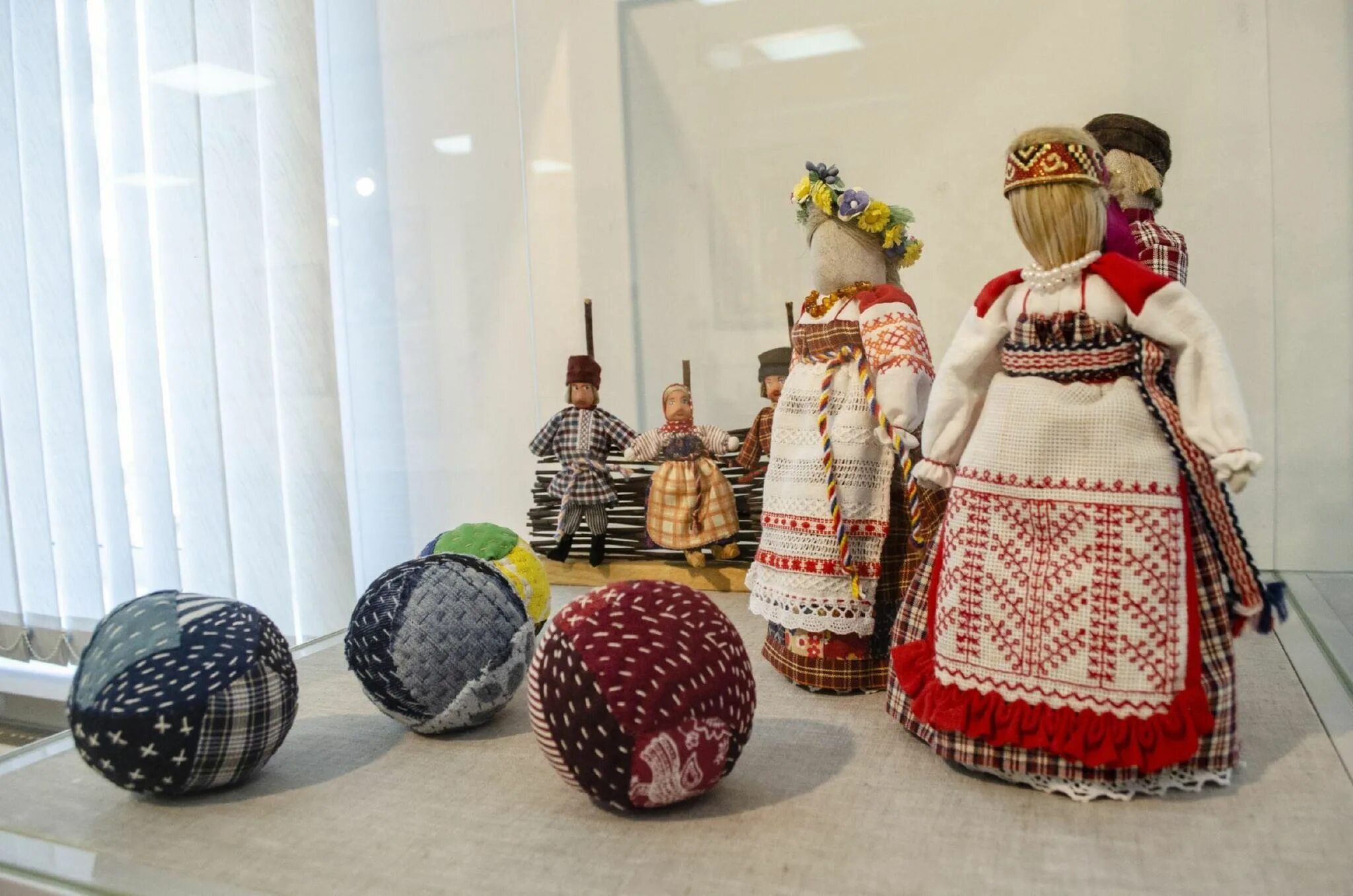 Отдел народного искусства и ремесел мурманск. Народная ярмарка. Мурманские промыслы. Дом ремесел г. Школьная ярмарка.