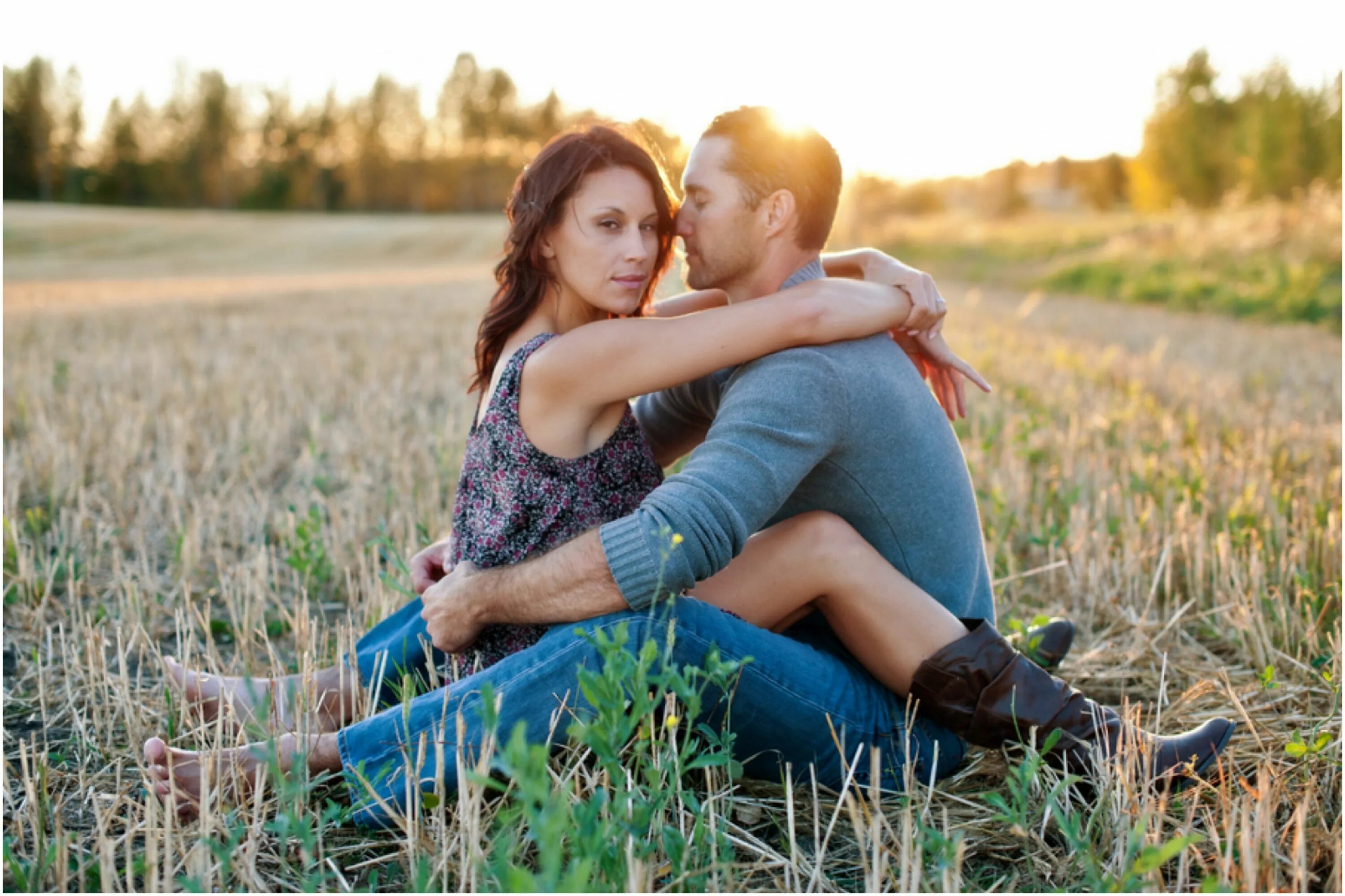 Wife love stories. Фотосессия пары. Фотосессия для двоих. Лав стори на природе летом. Лав стори фотосессия на природе.