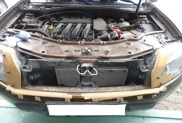 6. Renault duster мойка радиатора. Renault duster без бампера. Замена радиатора дастер. Мойка радиаторов рено дастер 2.