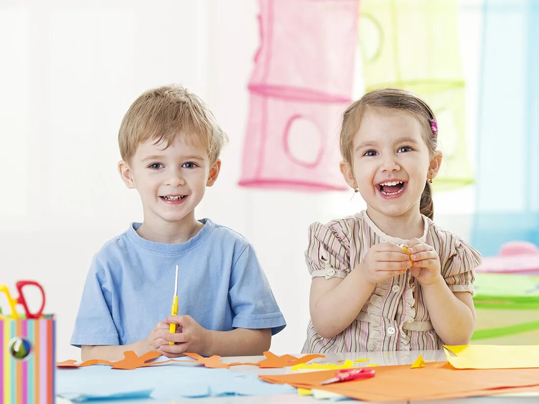 Мастер класс для женщин. Make a little. Дети делятся друг с другом. Рисование для детей. Mum making a cake.