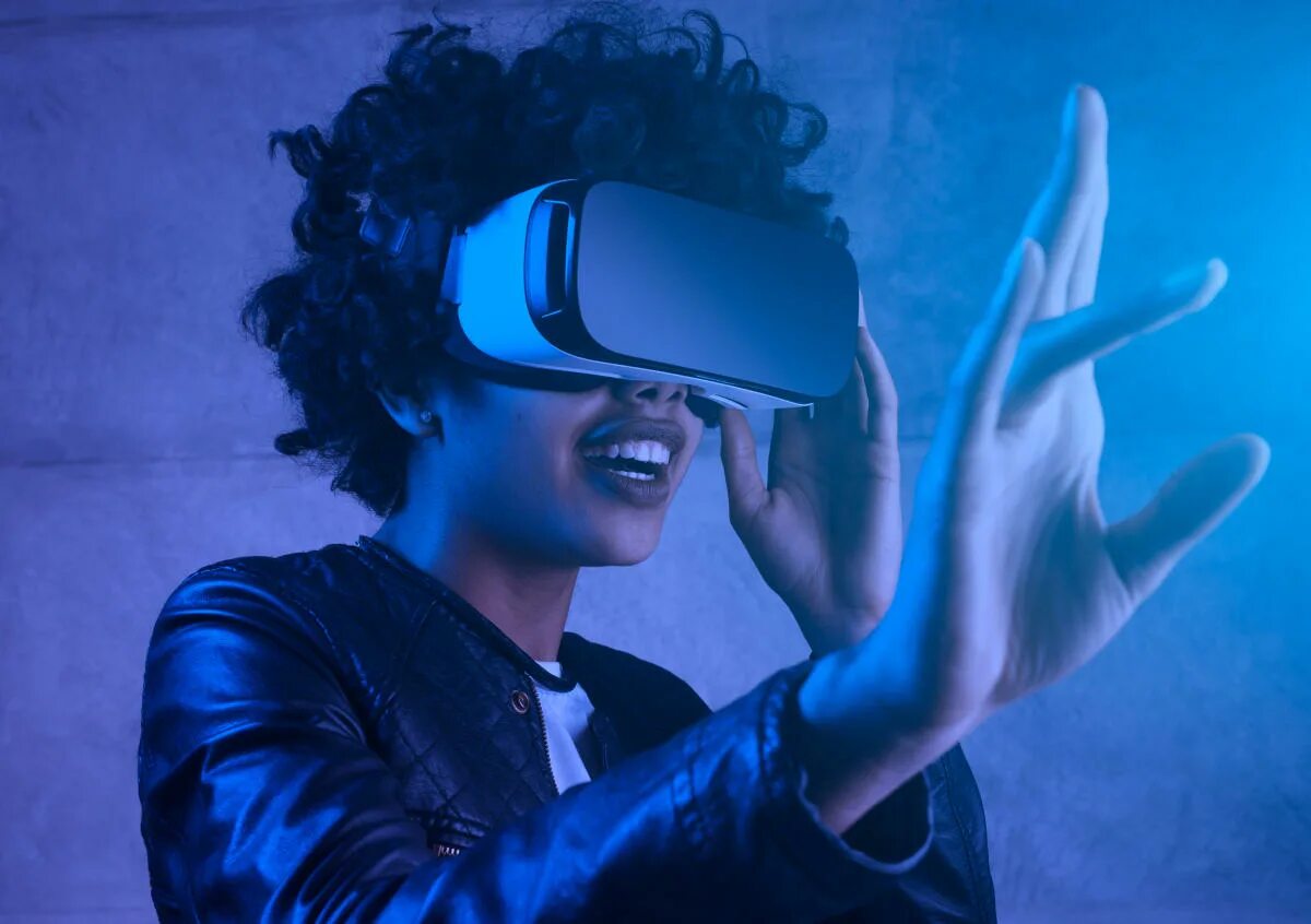 Проект на тему мир виртуальные очки Очки виртуальной реальности VR BOX 2.0 беспроводной пульт управления в Алматы: н