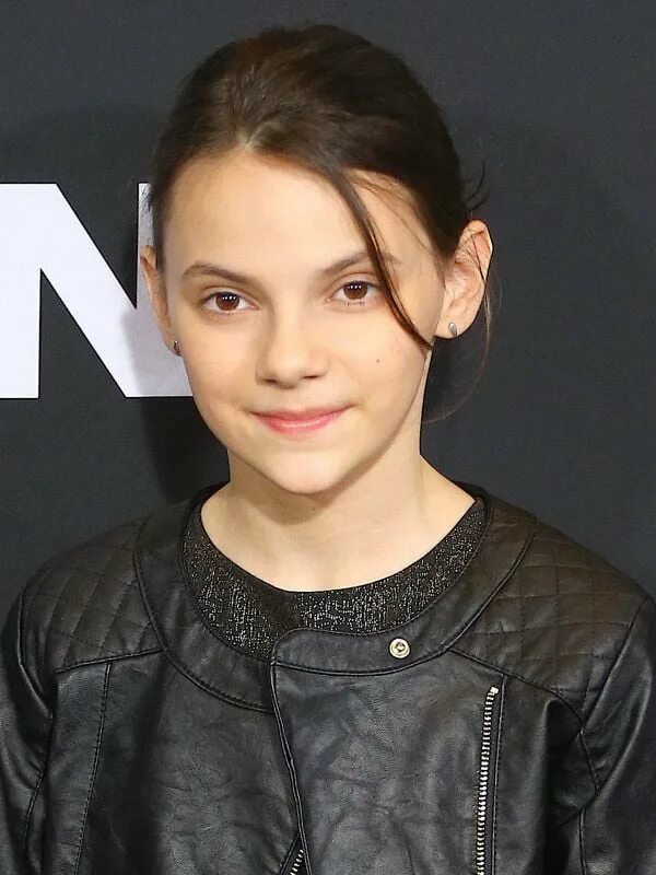 Дафни кин лет. Дафни кин. дафни кин актриса. дафни кин сейчас 2025. dafne keen fernandez 2025.