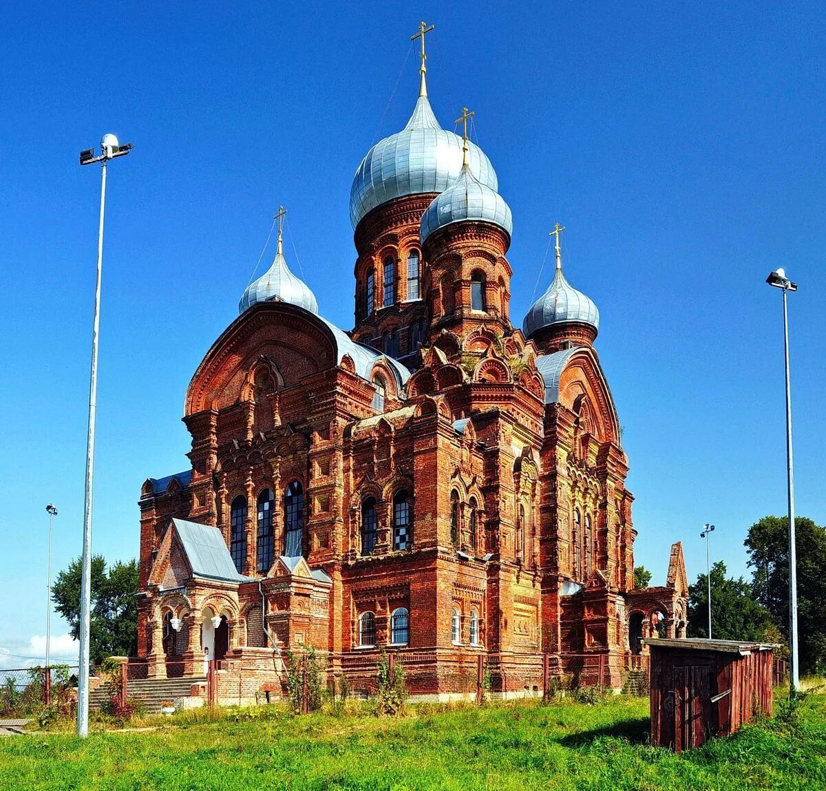 Фото данилова. Данилов Ярославская область. Город Данилов Ярославской области. Город Данилов Ярославская область Горушка. Данилов Ярославская монастырь.