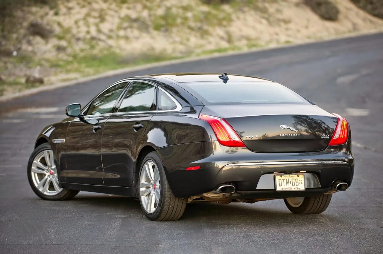 Машинка показывает ue. Ягуар XJL 3.0. Jaguar XJ 2014. Ягуар FX 2014. Ягуар xj500.