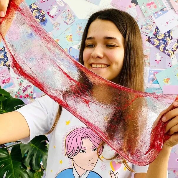 Милана и мама слаймы челлендж. Включи девочка делает слайм. Фэмили бокс милана и даня. Макс слайм. Слаймы для детей девочек красивые недорогие.