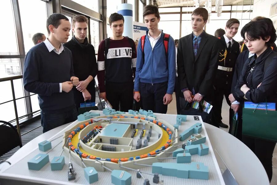 It школа в москве. Работа в московской школе. Медиа класс в школе. Компьютеры мос в школах. Инженерный класс в московской школе.