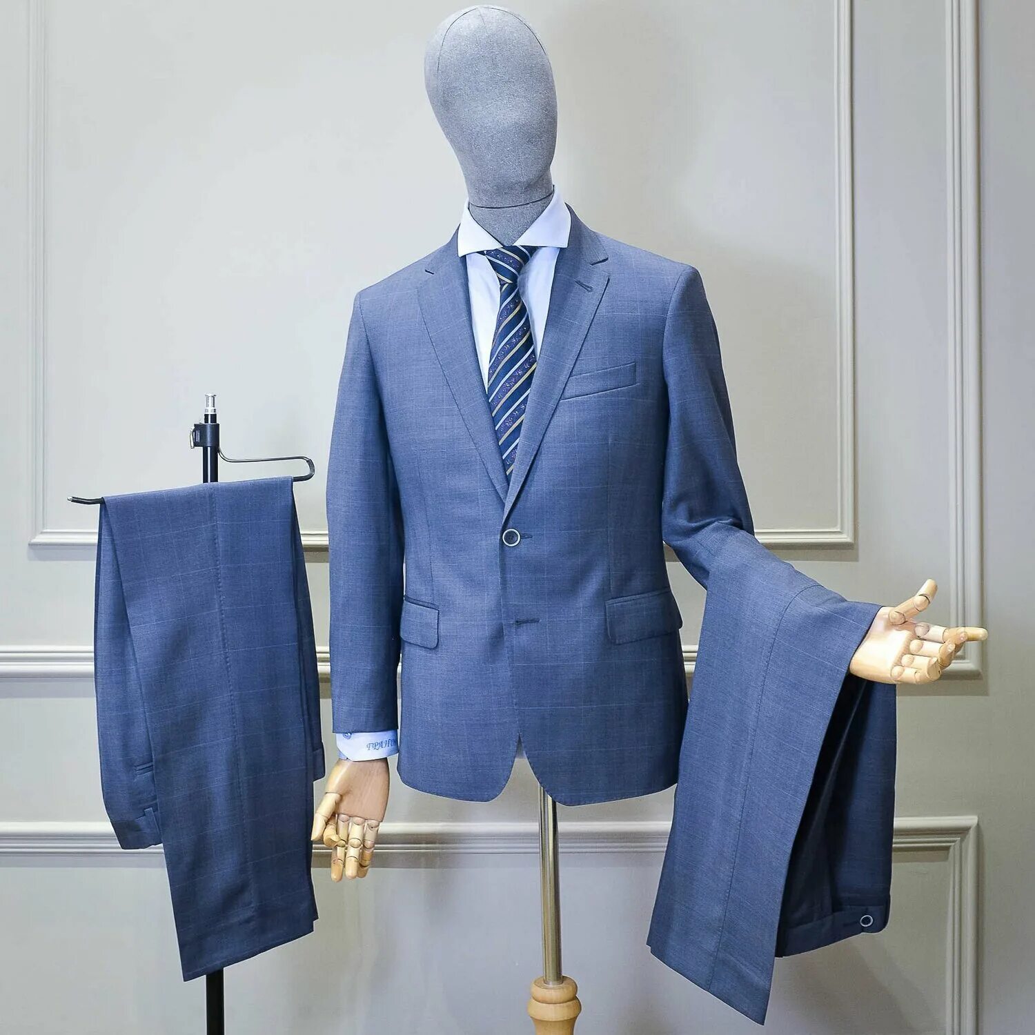 твидовый пиджак большевичка. пошив костюма тройка. костюм клетчатый мужской классический. деловой костюм мужской.