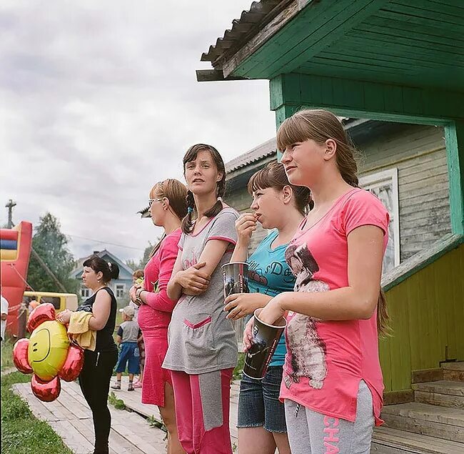 Жители русской деревни. Жители сельской местности. Жители глубинки России. Девушки из Российской глубинки.