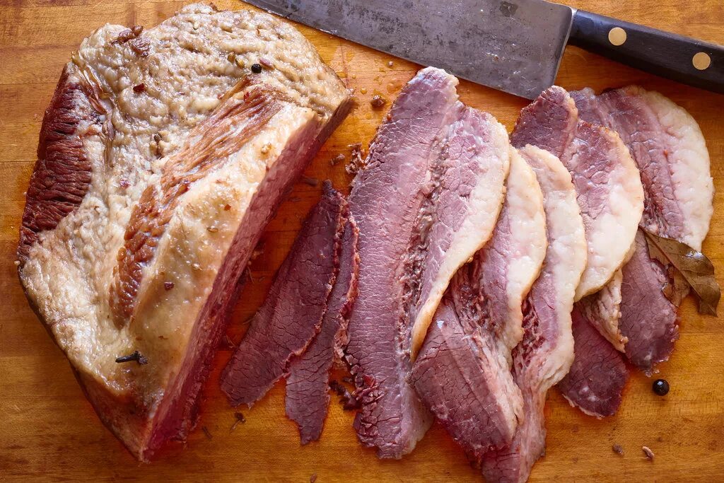 Хамон нарезка. Домашний хамон из свинины рецепт. Окорок хамон серрано. Домашний хамон из свинины рецепт. Свинина корейка балык.