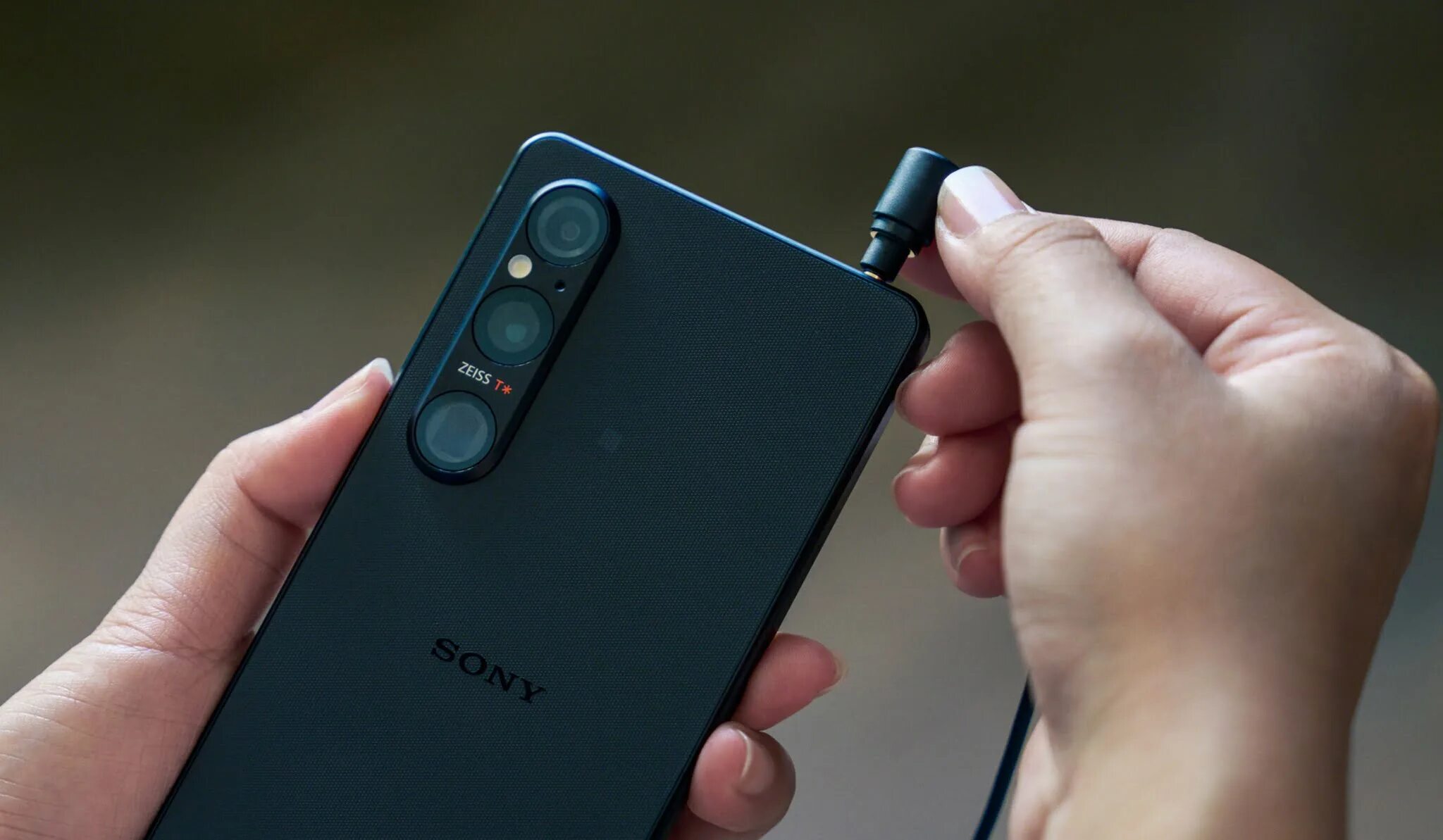 Смартфон сони 2023. Камерофон 2023. Sony Xperia New 2023. M100-1 4pda. Xperia 2023