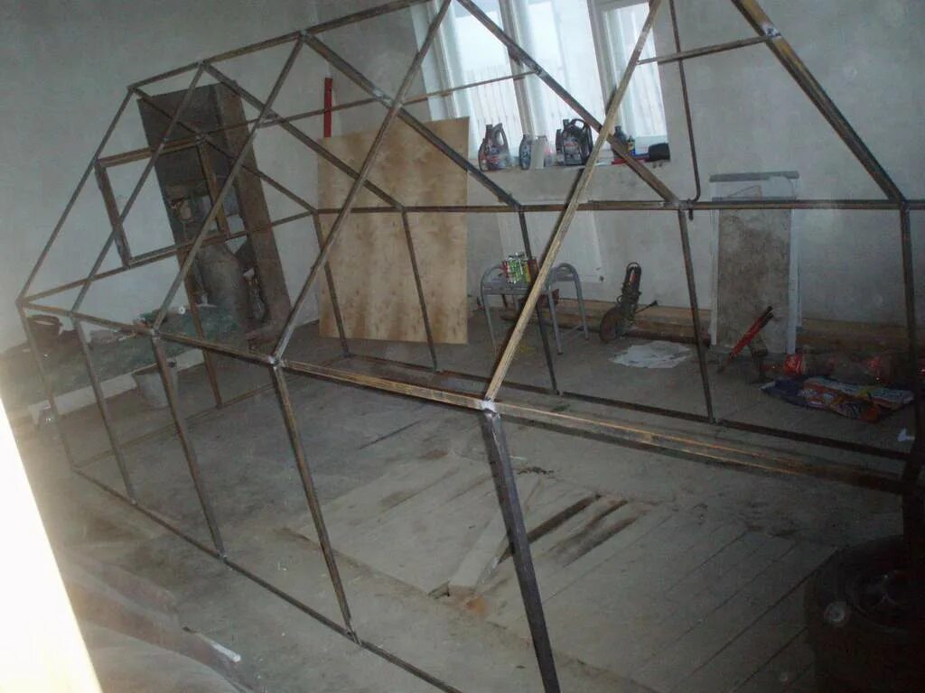 Трубы 40*40. Из металлического уголка требуется изготовить каркас. Каркас строительного вагончика. Каркас разборный универсальный 150 h53. Каркас крыльца из профильной трубы 40х20.