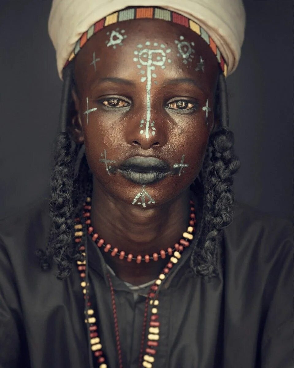 Фульбе. Племя фульбе. Племя бороро водаабе. Африканское племя фулани. Фульбе народ африки.