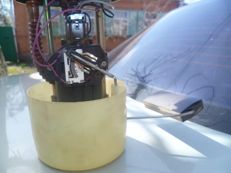 Как поменять поплавок на насос Один день из жизни поплавка погружного насоса ЯПлакалъ