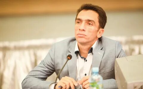 Политолог киров