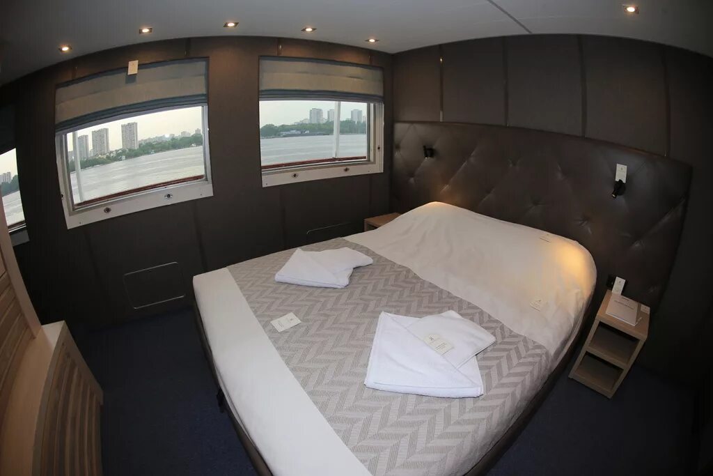 теплоход санкт-петербург нижняя палуба. теплоход нижний новгород каюты водоход. теплоход санкт-петербург 4 палубный. водоходъ санкт-петербург каюты. каюты теплохода санкт петербург.