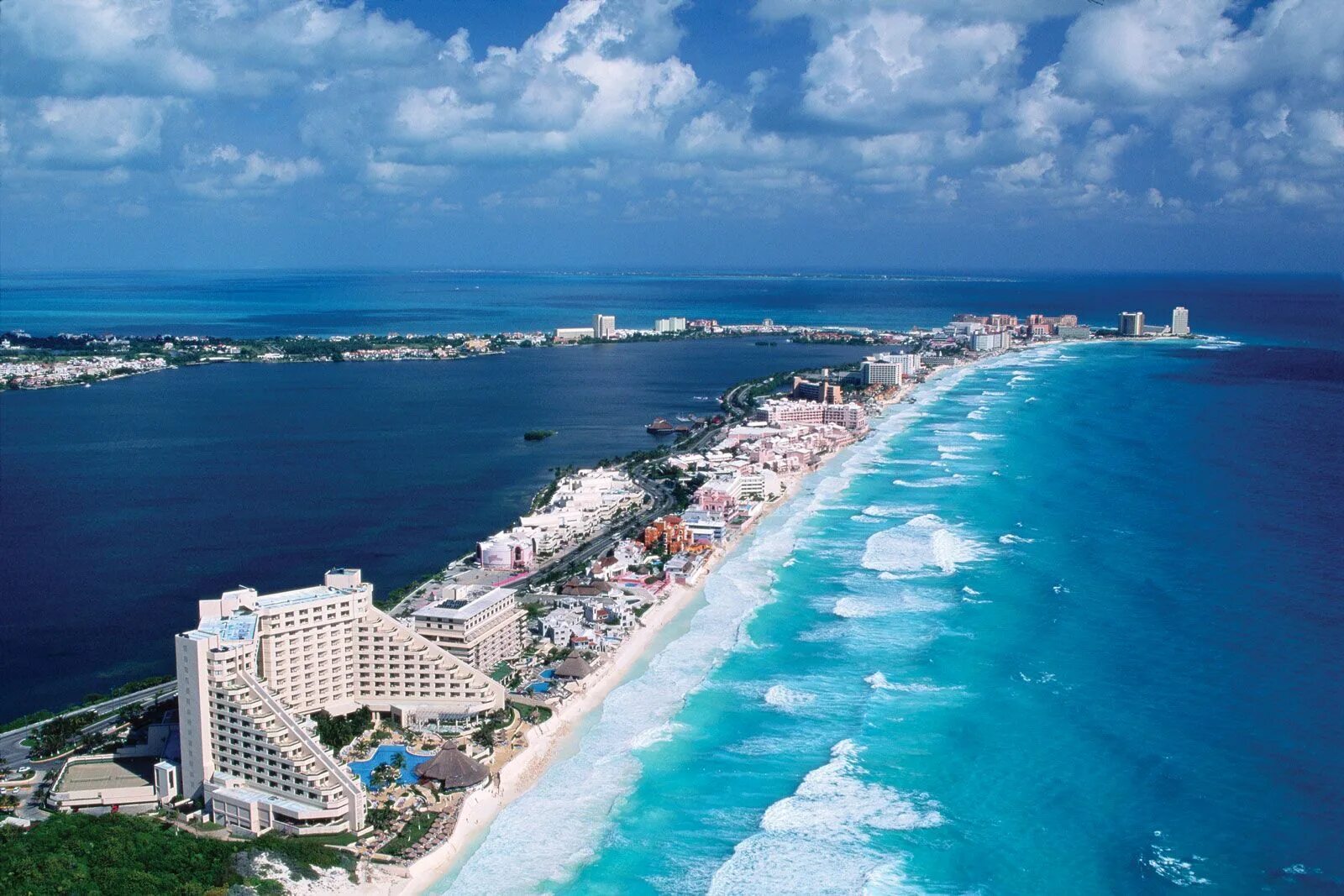 Море на несколько стран. Канкун мексика. cancun мексика. карибское море мексика канкун. остров канкун мексика.