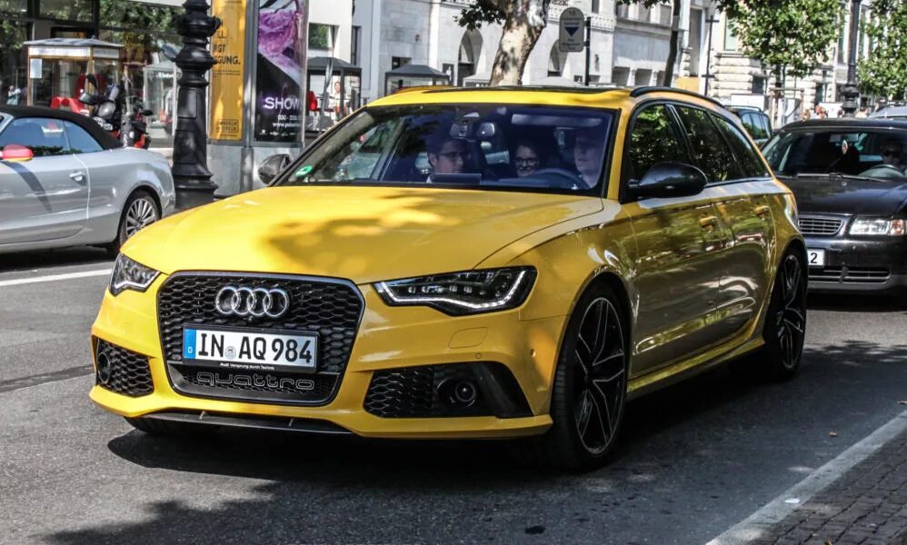 Всего 15 такси 6 желтых. Audi rs6 Yellow. Audi rs6 желтая. Audi rs6 avant c7 Yellow. Audi rs6 c7 avant желтая.