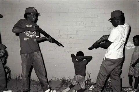 Incredible Photos Show LA’s Notorious Crips Gangsters Posing