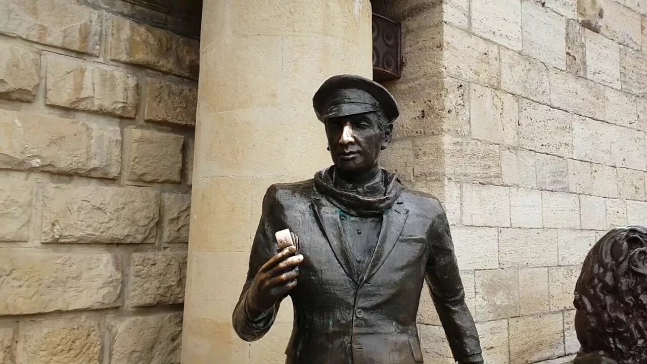 Памятник бендеру в пятигорске фото Ответы : Еще вопрос по недавней поездке в Пятигорск. Город, где я учился