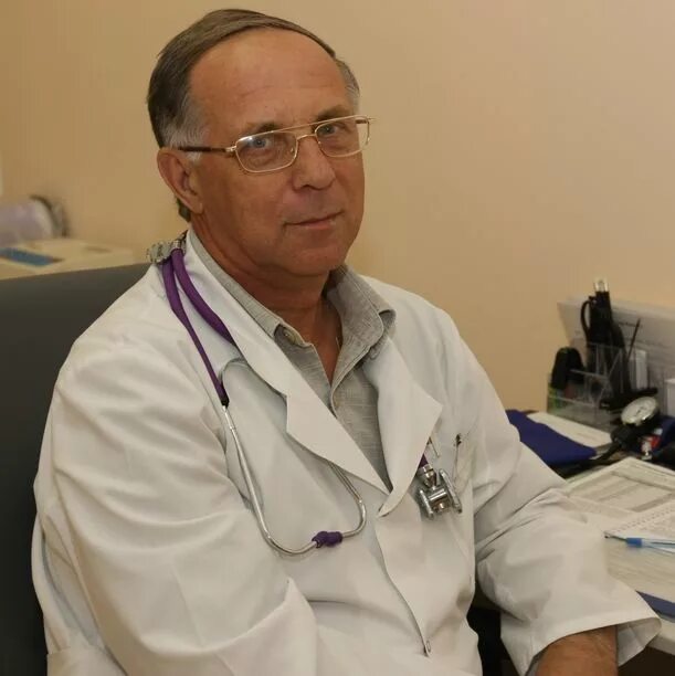 Клиника доброго доктора серпухов. Доктор серпухов. Клиника доктора королева серпухов. Царенков дмитрий александрович. Парфенов дмитрий врач.