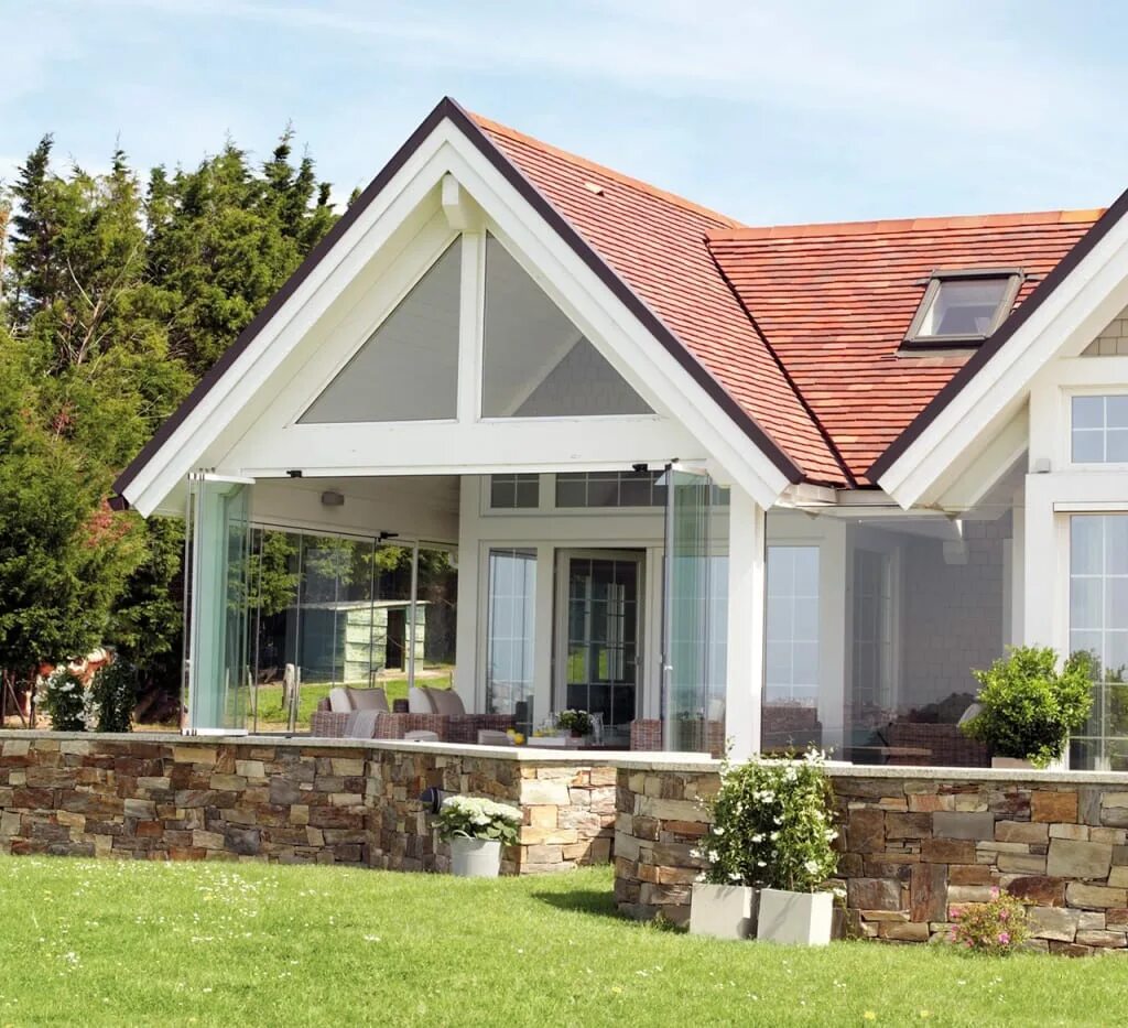 Красивые крыши. Крыша дом коттедж. Крыша коттеджа. Крыша дом коттедж. Красивые крыши коттеджей.